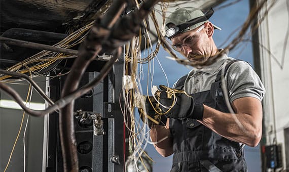 Memphis’s 24/7 electrical service provider, Ace Electric, expertly handles emergency repairs, panel upgrades, and lighting solutions with precision and reliability.